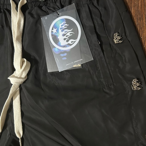 Hellstar Waxed Nylon Pants 'Black' - Picture 2 of 5